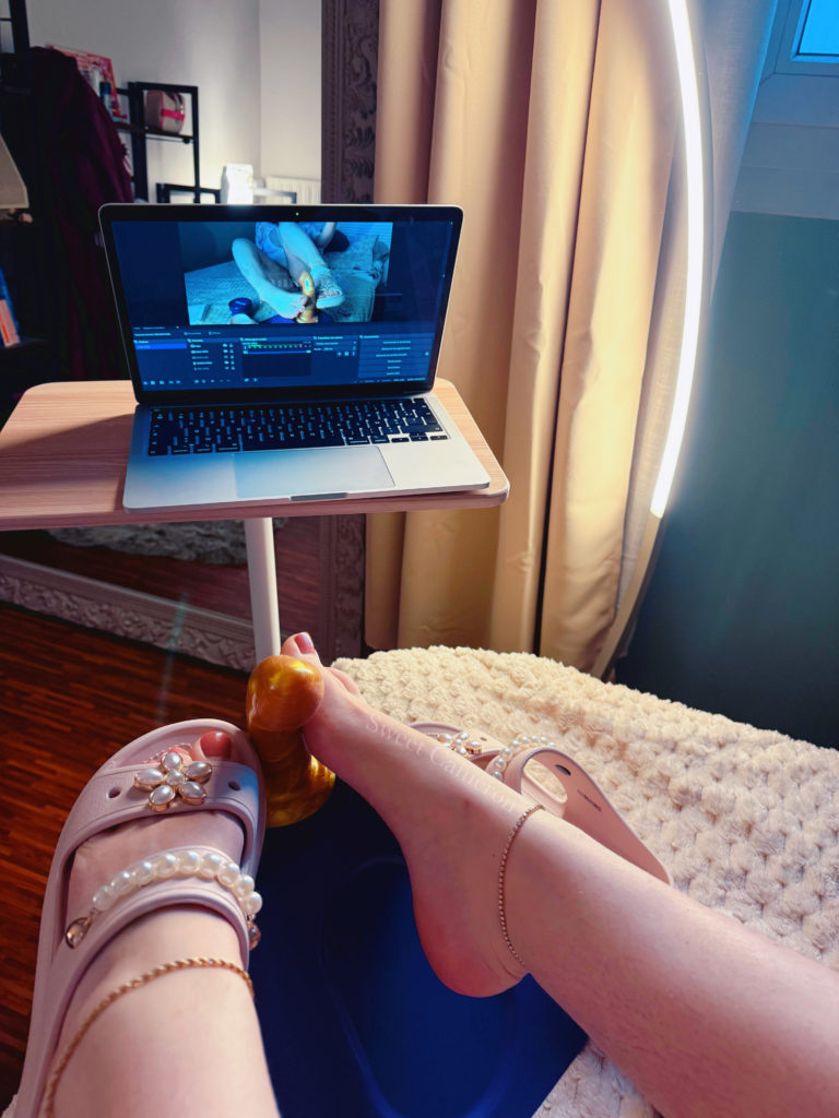 FOOT-FETISH-BLOG